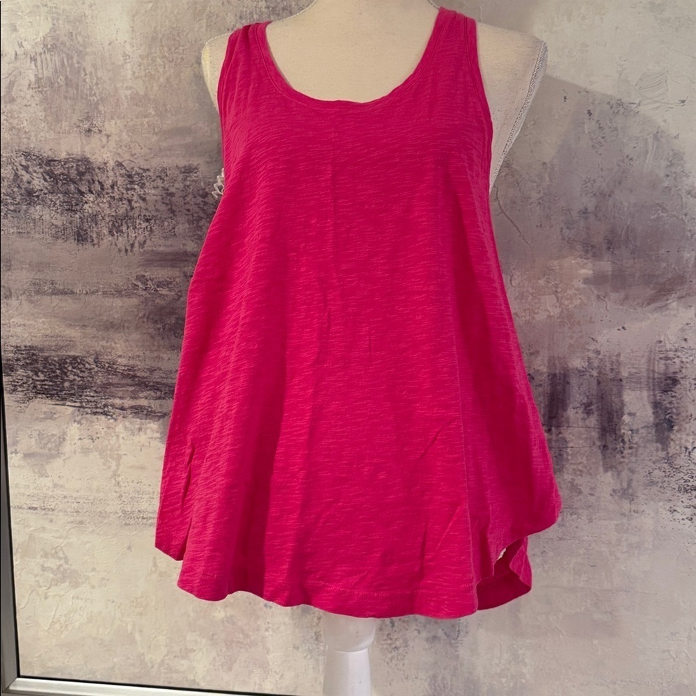 Women's Sleeveless Hot Pink Top size Large NWT